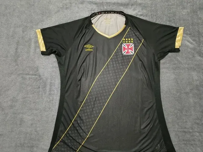 Camisa Oficial Vasco 2015 Umbro Feminina, tamanho GG (55x50x76cm). Excelente estado!