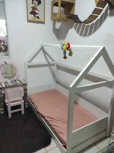 Vendo cama montessoriana com colchão