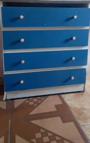 Cômoda usada