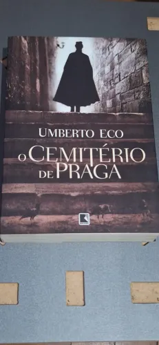 Livro O Cemitério de Praga (Umberto Eco)