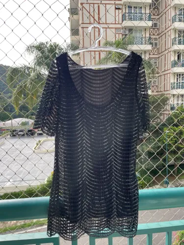 Vestido bordado mídi importado