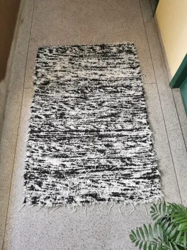 Tapete 100% algodão preto e branco mesclado 