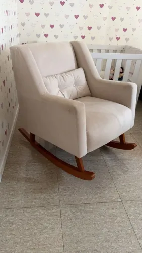 Poltrona de amamentação