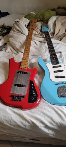 Guitarra e contra baixo