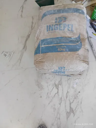 Vendo 3 sacos de gesso abaixo de preço de mercado.
