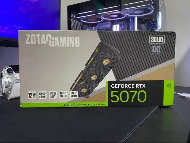 Placa de Vídeo RTX 5070 Zotac Gaming Solid OC 12Gb