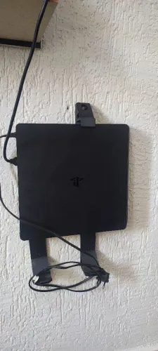 PS4 + FIFA26 + FIFA23 + 4 controles