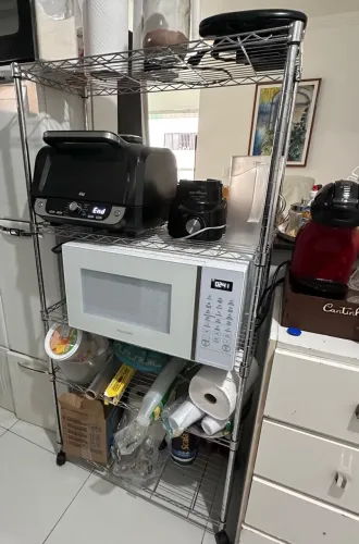 Estante em aço cromado com 5 prateleiras
