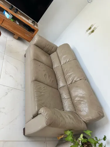 Sofa couro - 3 Lugares