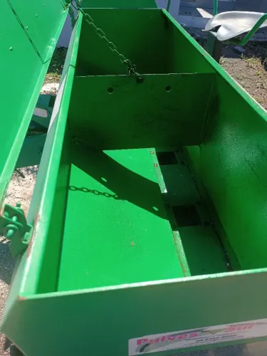 Vendo plantadeira tatu 7 linhas funcionando