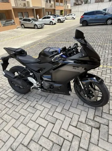 Yamaha R3 