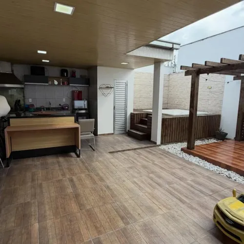 CASA TÉRREA CONDOMINIO VILA GAIA COM 3 QUARTOS SENOD 1 SUITE - REFORMADA