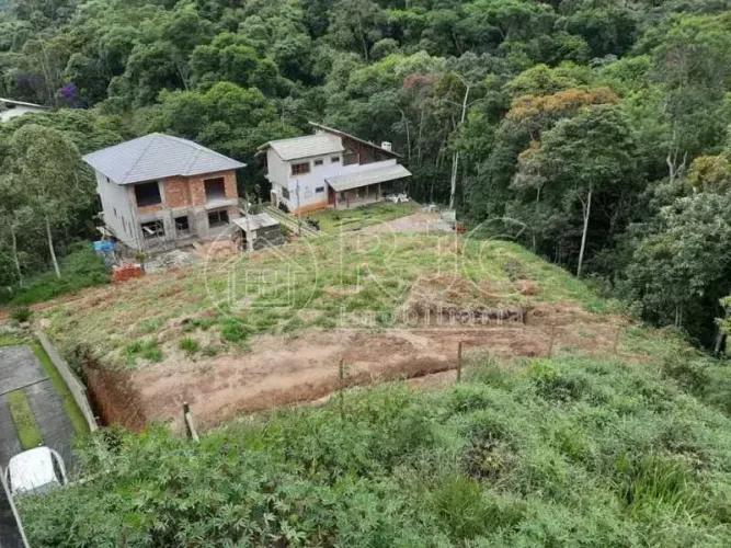 Imóvel para venda possui 840 metros quadrados em Vargem Grande - Teresópolis - RJ