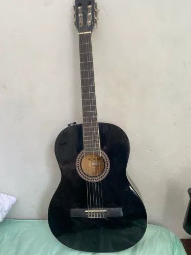 Violão giannini