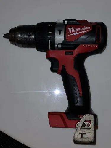Furadeira e parafusadeira milwaukee BLPD2