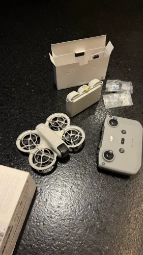 Drone DJI Neo muito novo