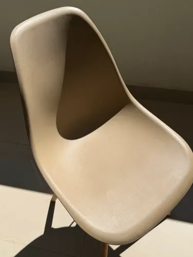 3 Cadeiras Eames Eiffel - cor areia 