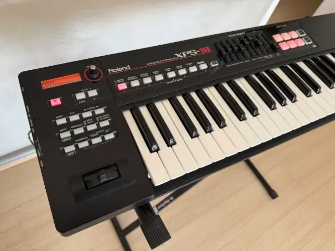 Teclado Sintetizador Roland XPS-10 + Case + Capa Protetora