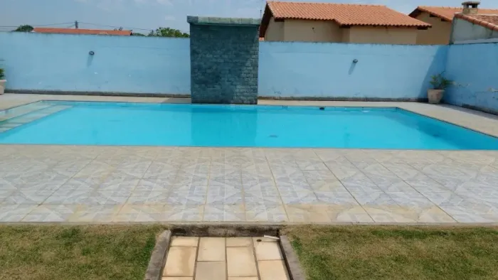 Alugo Excelente casa de condomínio com piscina em Araruama toda mobiliada /Próx ao Barbudo