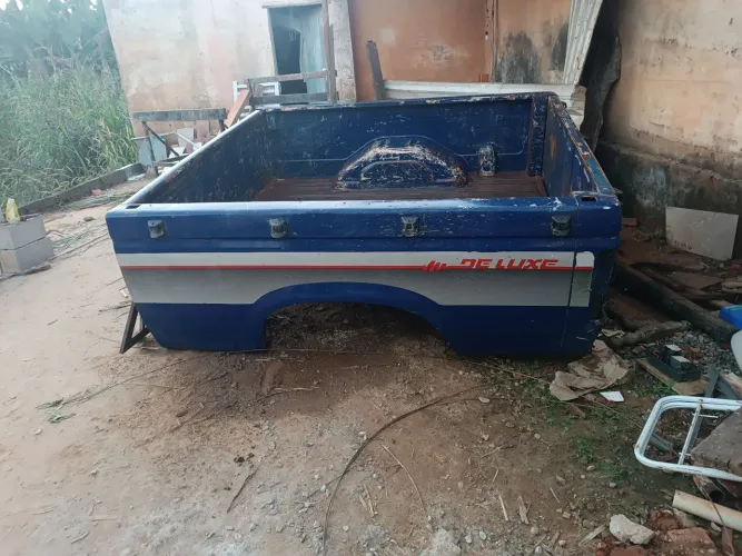 Carroceria D-20 sem podres na lataria e assoalho.