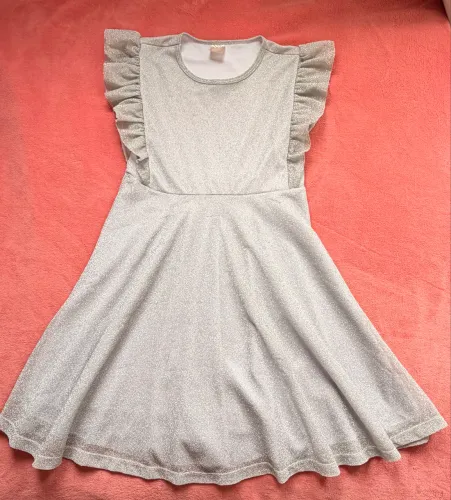 Vestido juvenil prata com brilho e babados - Tamanho 16