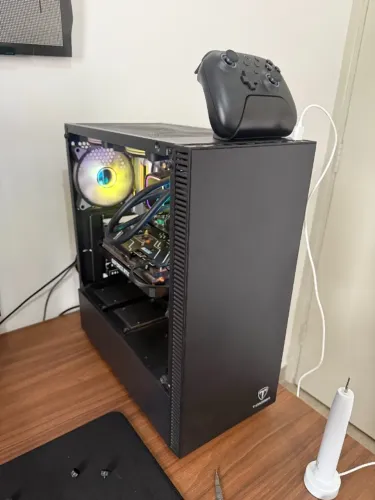 Gabinete T-Dagger Cube Preto com Vidro Lateral e Fans ARGB