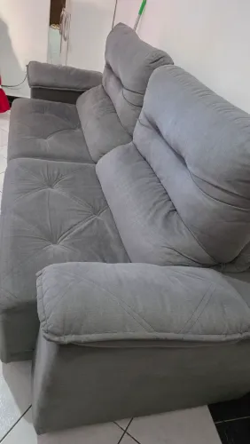 Sofá seminovo reclinável e retrátil grande cinza