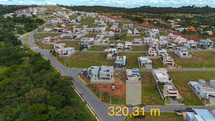 Lote de 320 metros no Jardins Porto