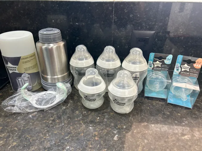 Conjunto mamadeira e aquecedor portátil mamadeira - Tommee Tippee