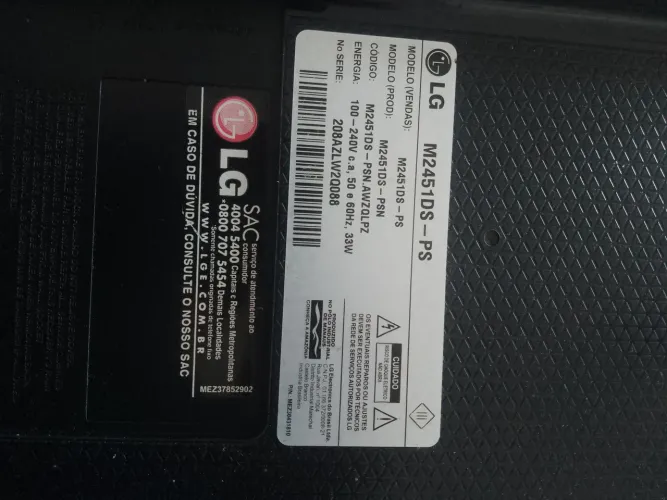 Tv monitor lg de 24 polegadas.