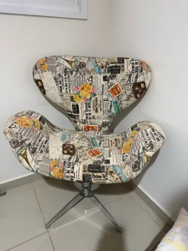 Cadeira decorativa giratória estampada 