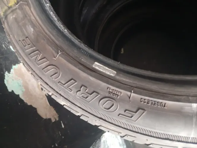 Pneu R17 