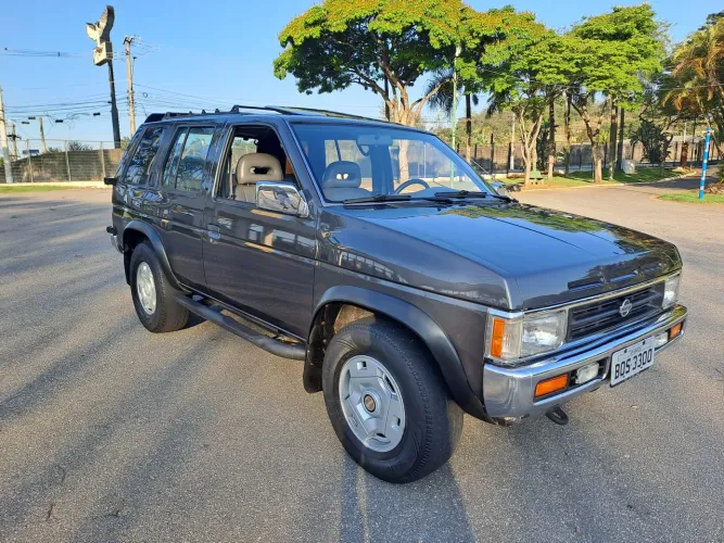 Nissan Pathfinder XE 4X4 1994