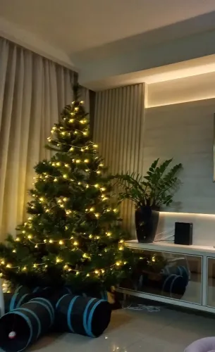 Linda árvore de Natal 2,2m