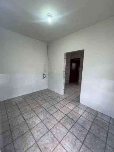 Casa segura com garagem coberta