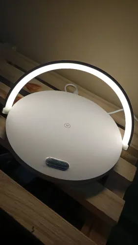 Aura Lamp, carregador por indução e luminária noturna.