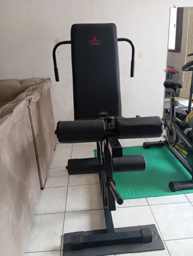 Aparelho de musculação 