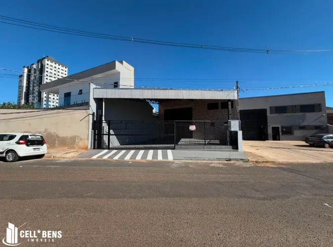 Salão comercial de 260 m², no bairro Vila Flora, próximo ao Projeto Maquininha