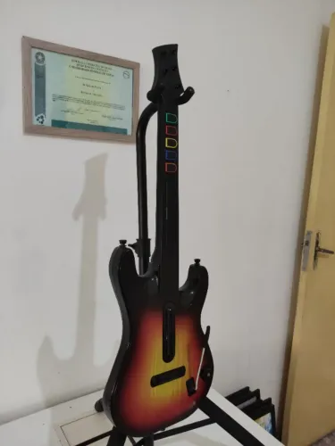 Guitarra Guitar Hero RedOctane Wireless Sunburst - Xbox 360