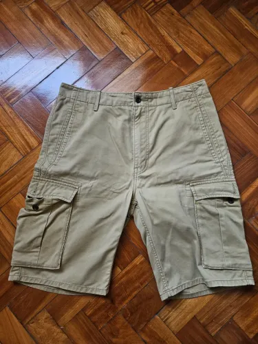 Bermuda cargo Levis
