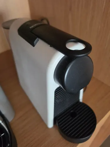 Cafeteira Nespresso Essenza 110V