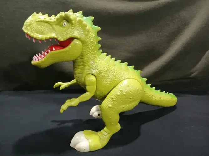 - USADO - TIRANOSSAURO ATTACK