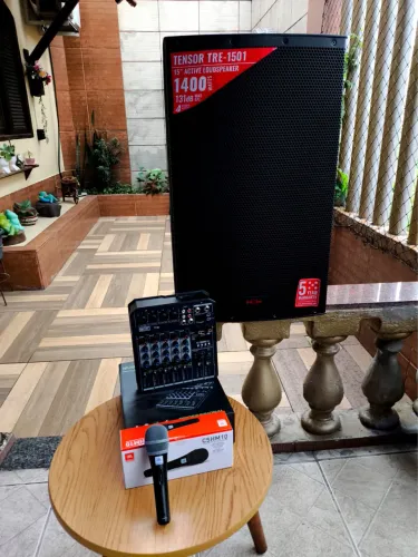 Caixa Ativa HH 1400W 15? + Mesa de Som + Microfone JBL