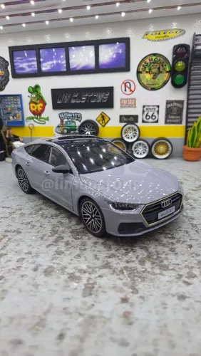Miniatura 1:24 Audi A7 Sportback gray