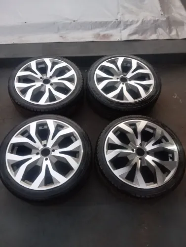 Vendo roda aro 17 com pneu 4x100