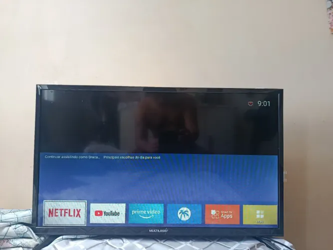 Vendo está TV 32 polegadas em perfeito estado ótima para gamers ou sala de estar