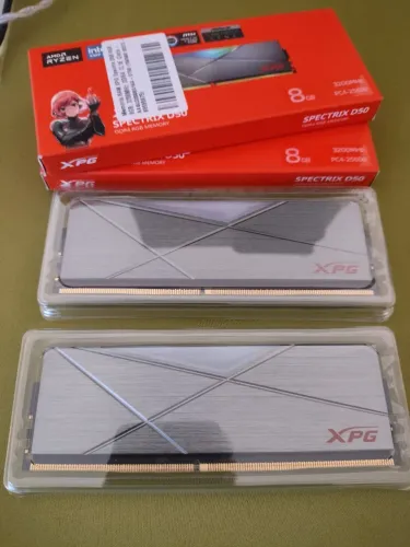 Memória XPG Spectrix D50 RGB 16GB (2x8GB) DDR4 3200MHz Dual Channel Gamer Cinza