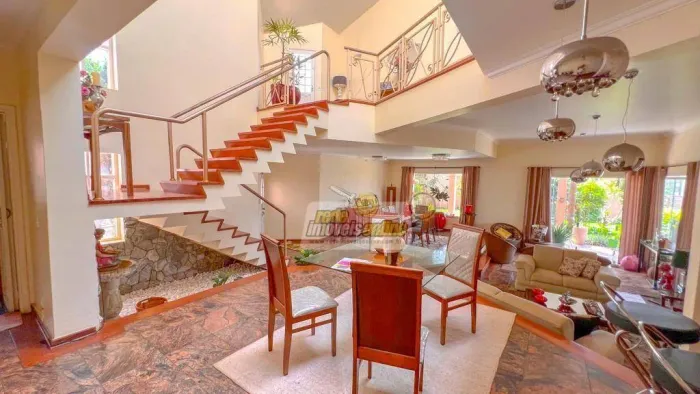 Casa com 4 dormitórios à venda, 541 m² por R$ 1.650.000,00 - Vila Olímpica - Uberaba/MG