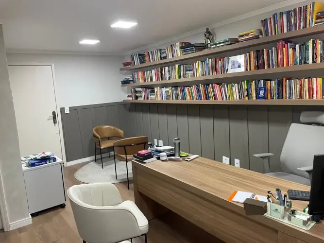 Sala Comercial Mobiliada para Locação 35m² Região Central de Maringá