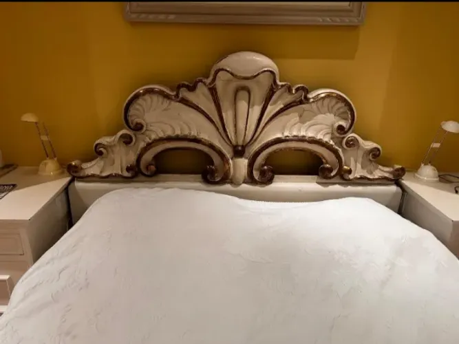 Cama King Size com cabeceira e colchão